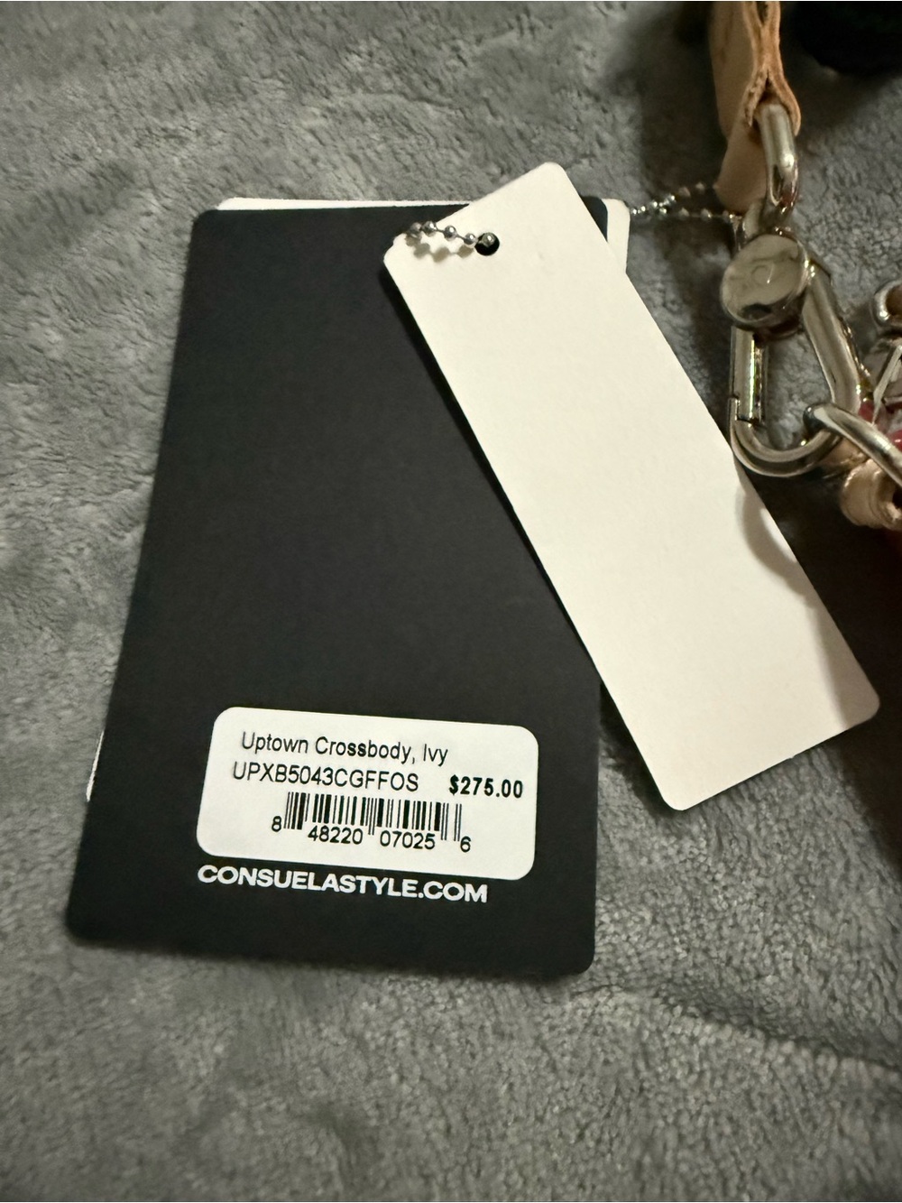 Consuela Ivy Uptown Crossbody
6 Card Slots and ID
2 Interior Zip
1 Rear Zip - Picture 5 of 5